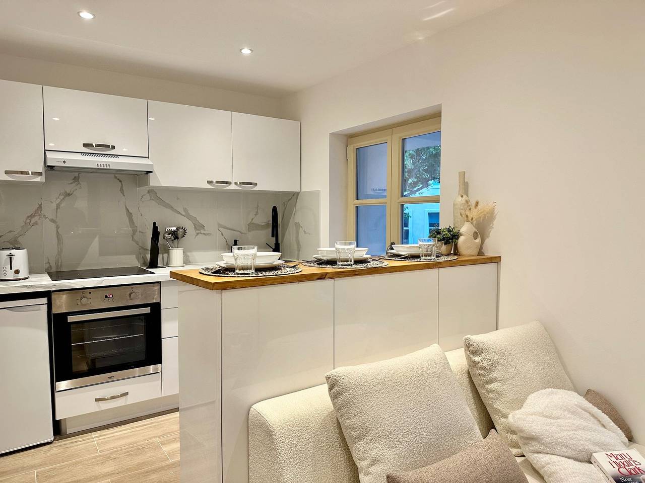 Entire apartment, Charming apartment - 2Bd/4P - Center of St Tropez in Saint-Tropez, Draguignan region