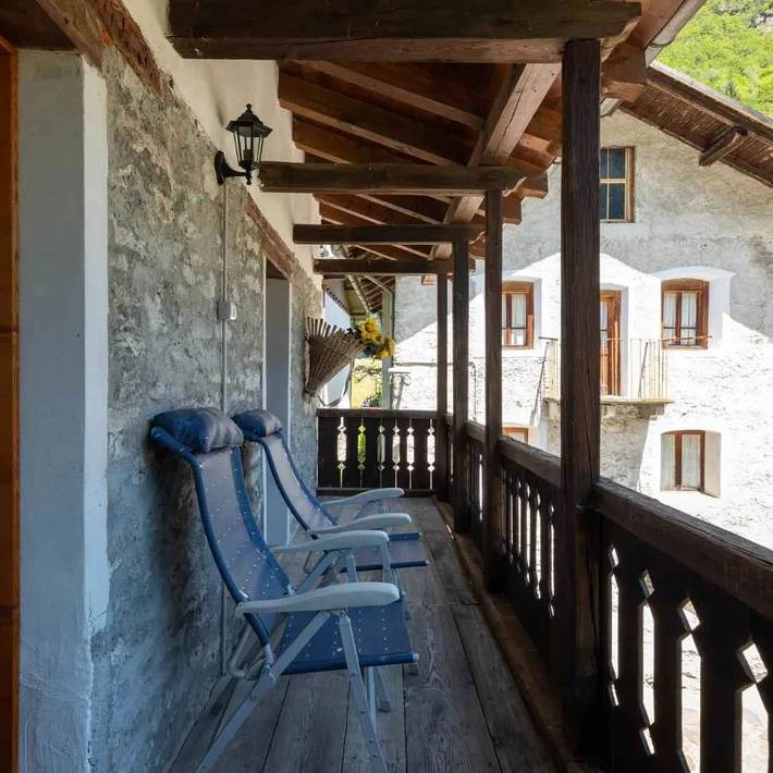 Ferienhaus In ruhiger Lage in den Bergen am Rande des Flusses mit Blick auf den Wald gelegen in Ceppo Morelli, Walliser Alpen