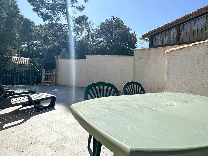 Location de vacances pour 6 personnes, avec terrasse dans Office De Tourisme Des Mathes La Palmyre - 4