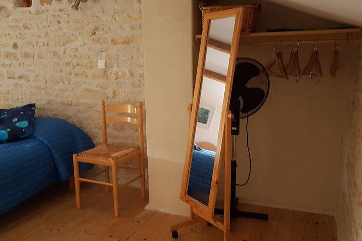 Gîte pour 4 personnes, avec jardin à Geay - 2