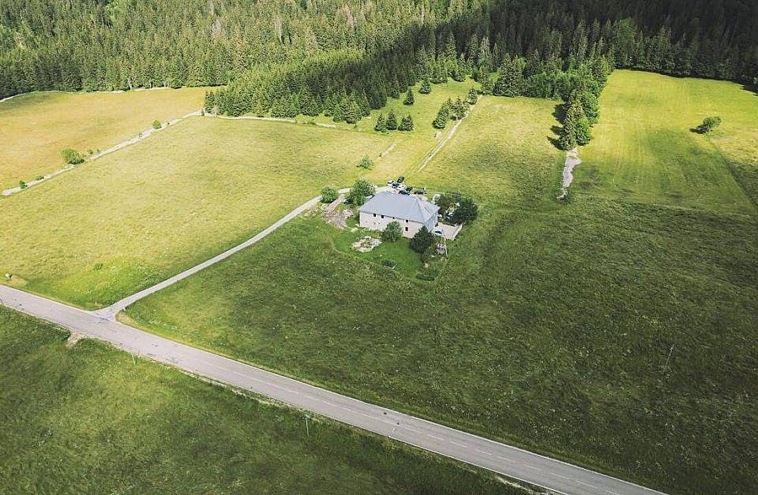 Gîte pour 10 personnes avec terrasse in Mouthe-Lac et Mont d’Or, Parc naturel régional du Haut-Jura