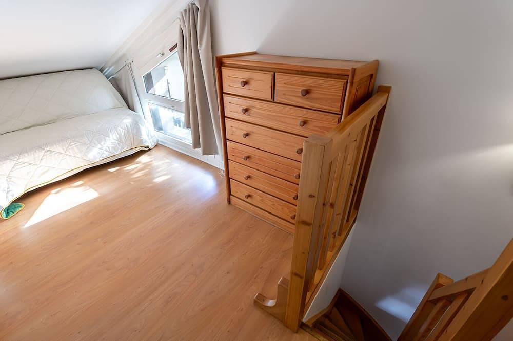 Entire apartment, Duplex apartment for 4 in Courchevel with stunning view and Wifi in Courchevel 1650 (Moriond), Saint-Bon-Tarentaise