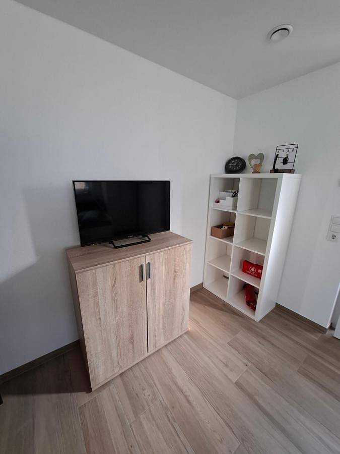 Ganze Wohnung, Wyhler Kunterbunt Nähe Europa Park Frankreich und Freiburg in Wyhl am Kaiserstuhl, Kaiserstuhl