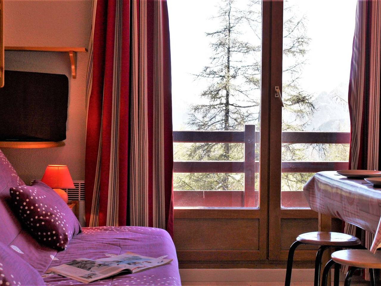 Entire apartment, Quiet studio cabin, ski-in/out, sleeps 4 - Risoul 1850 in Station de Risoul, Risoul
