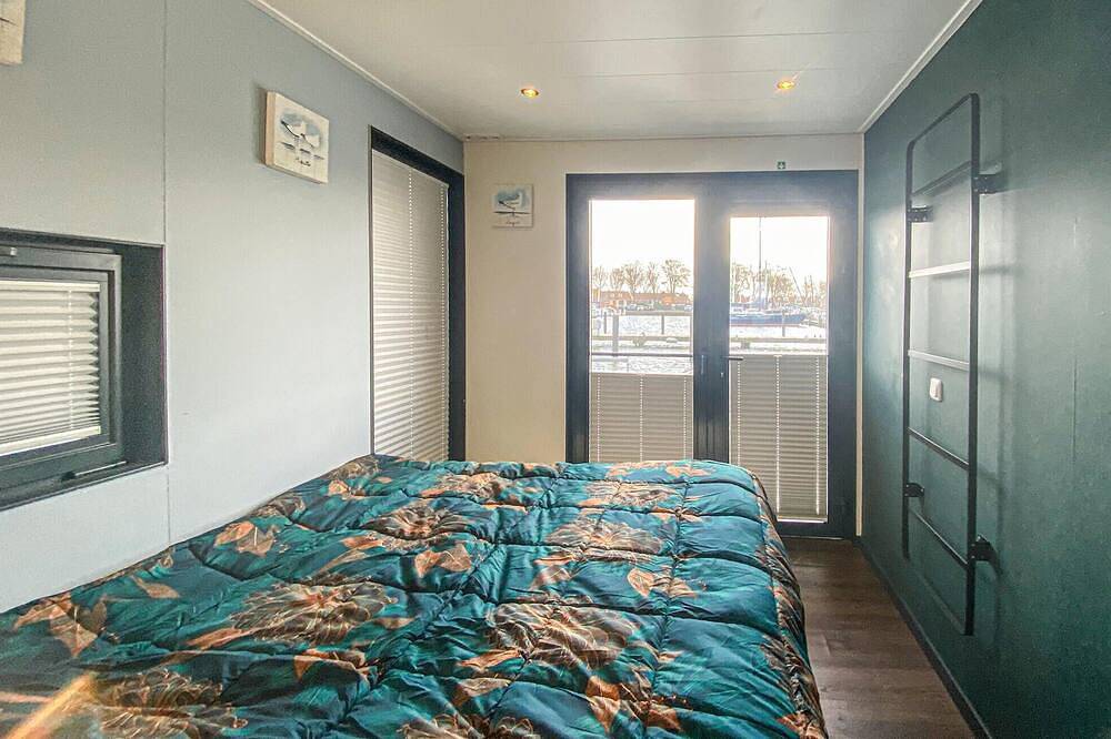 Schönes Schiff mit 2 Schlafzimmern in Lelystad in Lelystad, Markermeer