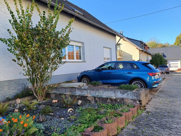 Ganze Ferienwohnung, Gemütliche Ferienwohnung mit Balkon in Merzig, Saar-Nahe-Bergland
