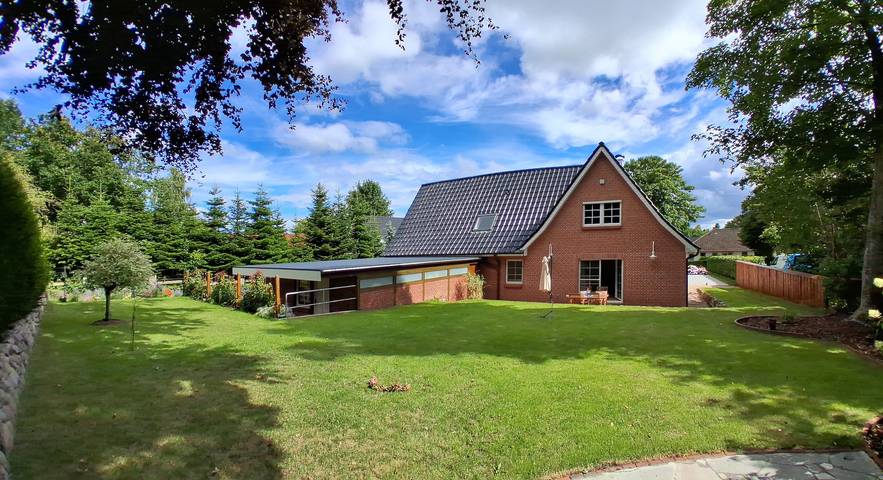 Maison de vacances 'Holidate-Inn' avec terrasses privées, jardin et Wi-Fi in Stadum, Grünes Binnenland