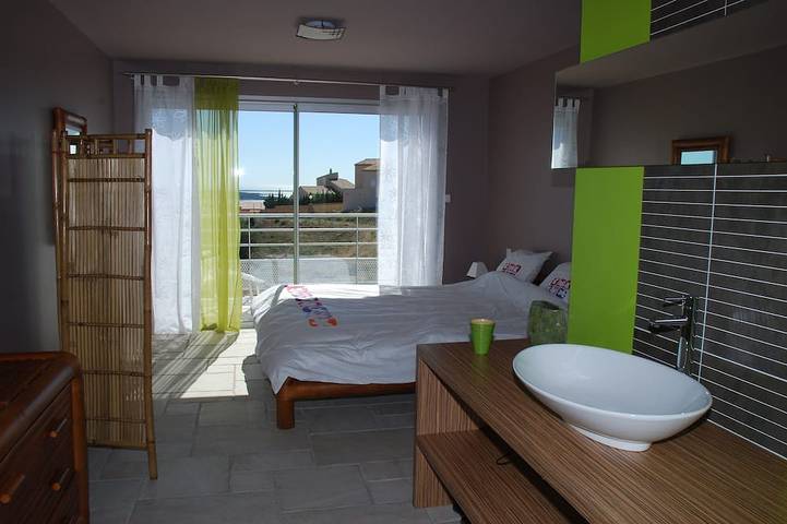Luxusvilla, Meerblick, beheizter Pool von Mai bis Oktober. 4 Badezimmer. Hunde erlaubt. in Fitou, Mittelmeerküste (Frankreich)
