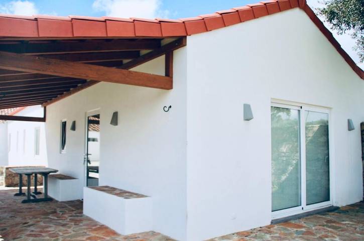 Casa rural para 5 personas, con vistas además de piscina y jardín en Portalegre