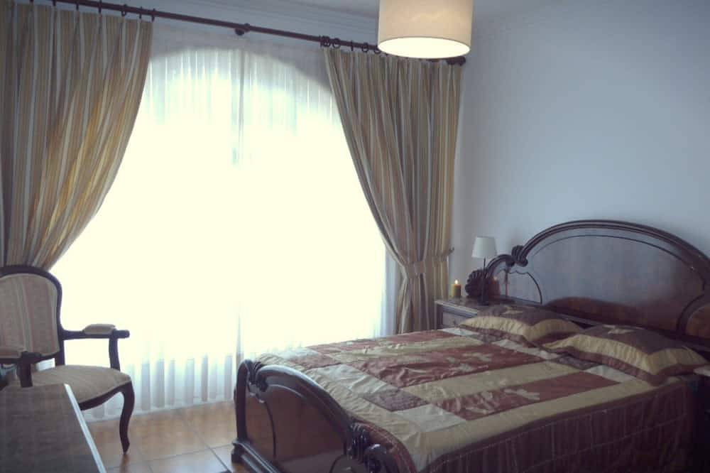Apartamento entero, Dupex 4pieces edificio de apartamentos con 110m entre lo privado piscina de 25 km de Porto in Louredo (Santa Maria da Feira), Santa Maria da Feira