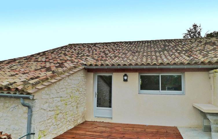 Location de vacances pour 8 personnes, avec terrasse à Saussignac