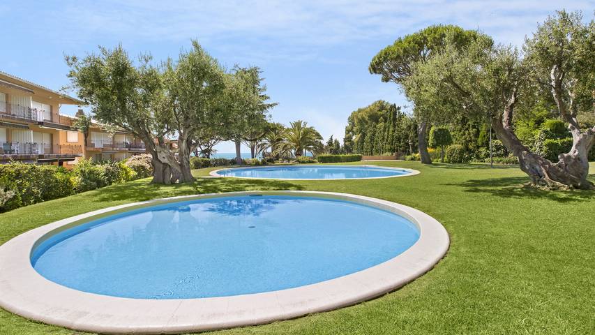 Apartamento de vacaciones para 5 personas, con jardín además de piscina para niños y terraza - 1