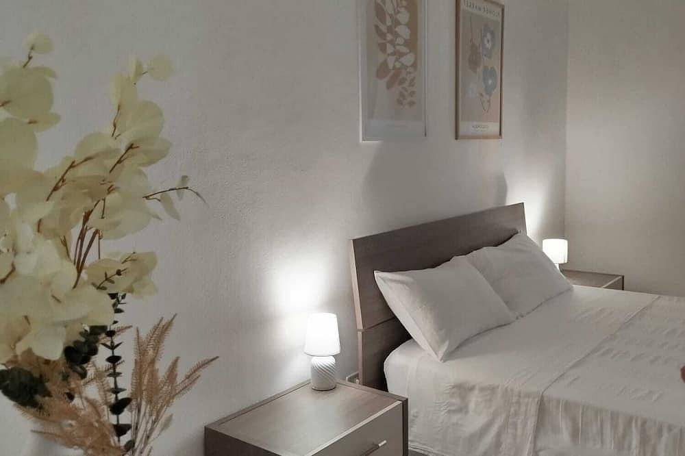 Entire apartment, Apartment on the Asinara Gulf sleeps 2 to 4 in Porto Torres, Sassari Province