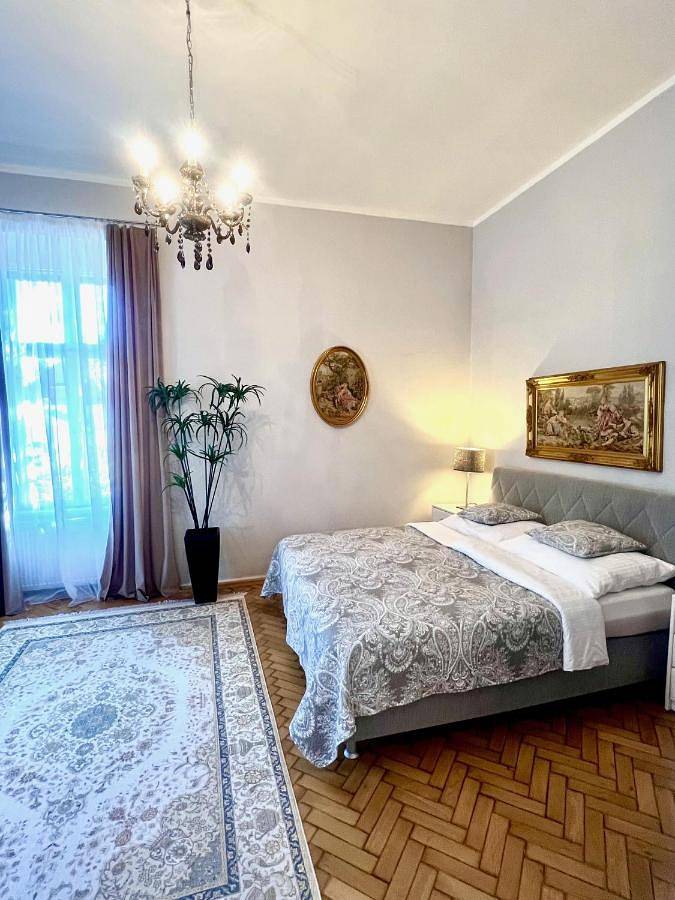 Ferienwohnung für 4 Personen, mit Terrasse und Garten sowie Pool und Ausblick in Baden bei Wien
