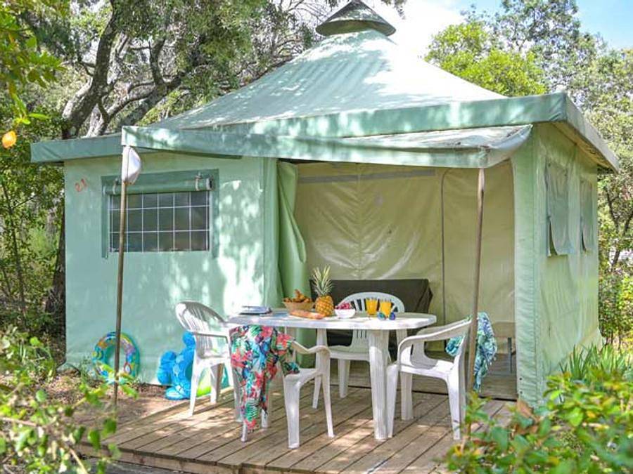 Flower Camping Le Fondespierre - Bungalow toilé 4 personnes - Standard sans sanitaires in Castries, Côte méditerranéenne (France)