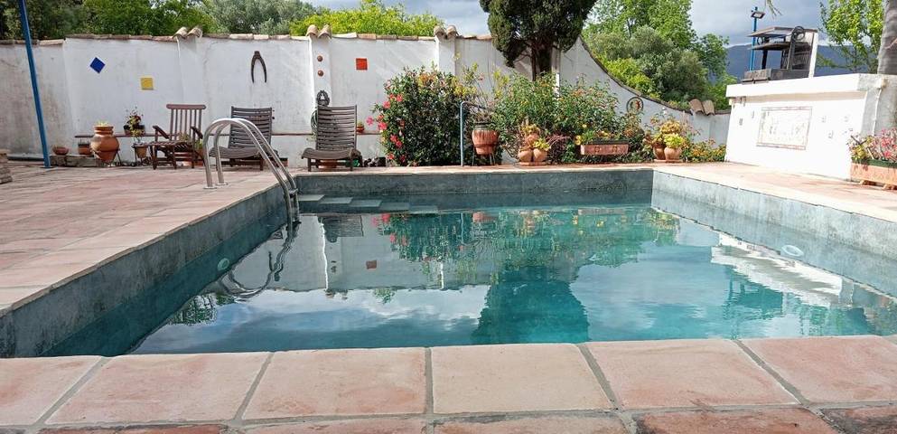 Location de vacances pour 6 personnes, avec jardin ainsi que piscine et vue, animaux acceptés à Jimena de la Frontera - 4