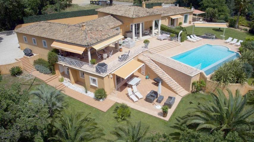 Maison d’hôte pour 2 personnes, avec vue ainsi que piscine et jardin à Grimaud - 2
