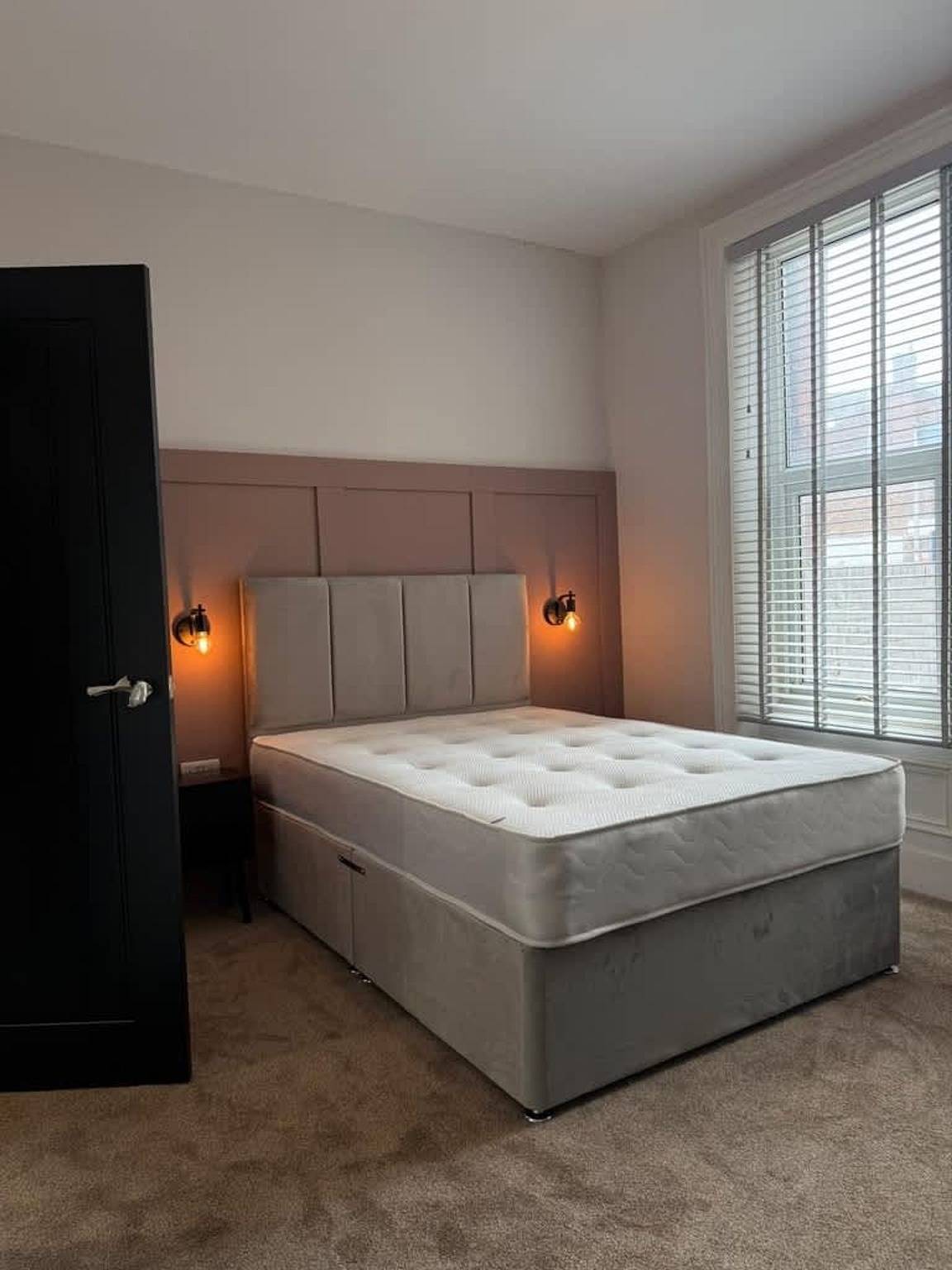 Luxury 9Bed 9Ensuite   Contractors   Free Parking in Sunderland