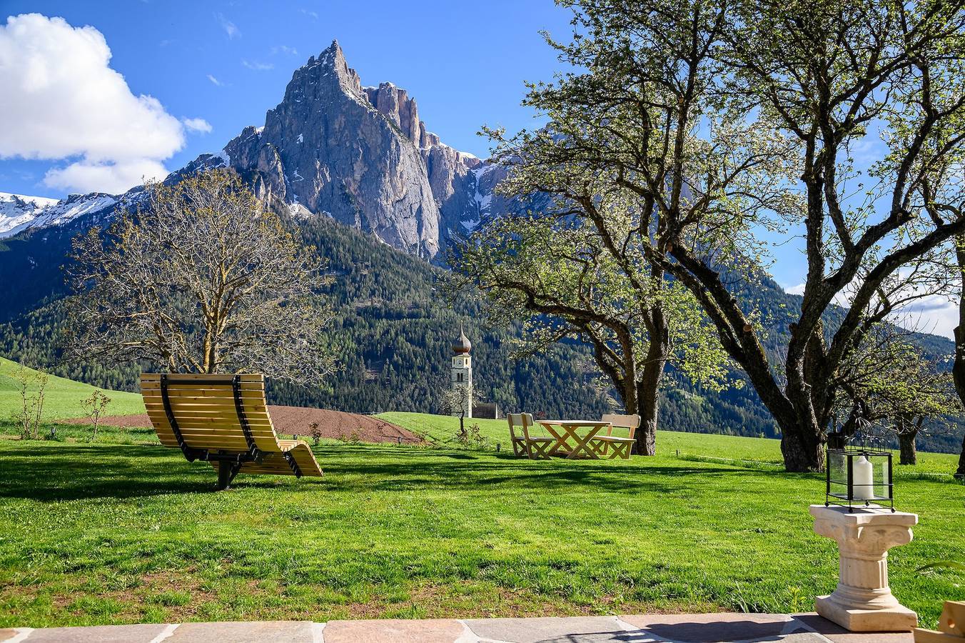 Appartamento intero, Appartamento 'Oberzonn' con vista sulle montagne, giardino in comune e Wi-Fi in Siusi allo Sciliar, Castelrotto
