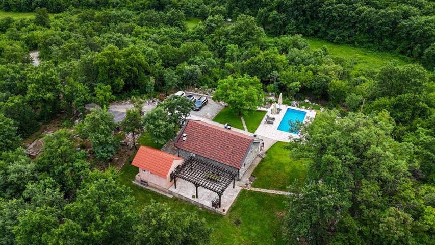 Ferienhaus für 6 Personen, mit Garten und Pool sowie Ausblick, mit Haustier in Montenegro - 4