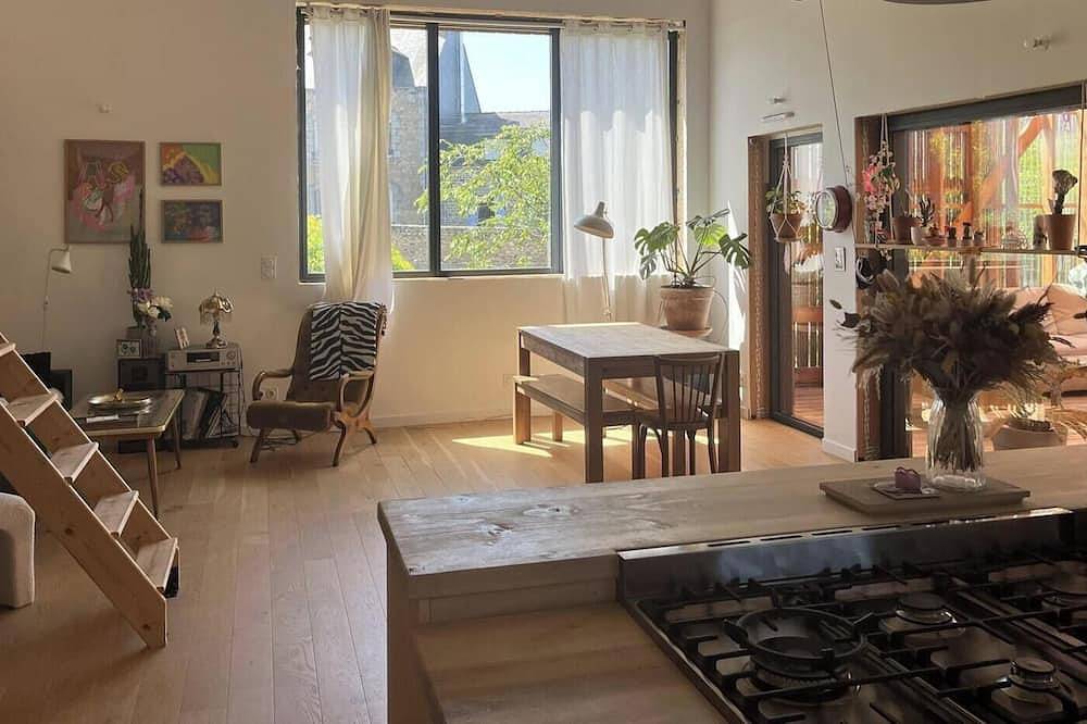 Appartement entier, Maison bois & sérénité près de Guingamp in Ploumagoar, Région de Guingamp