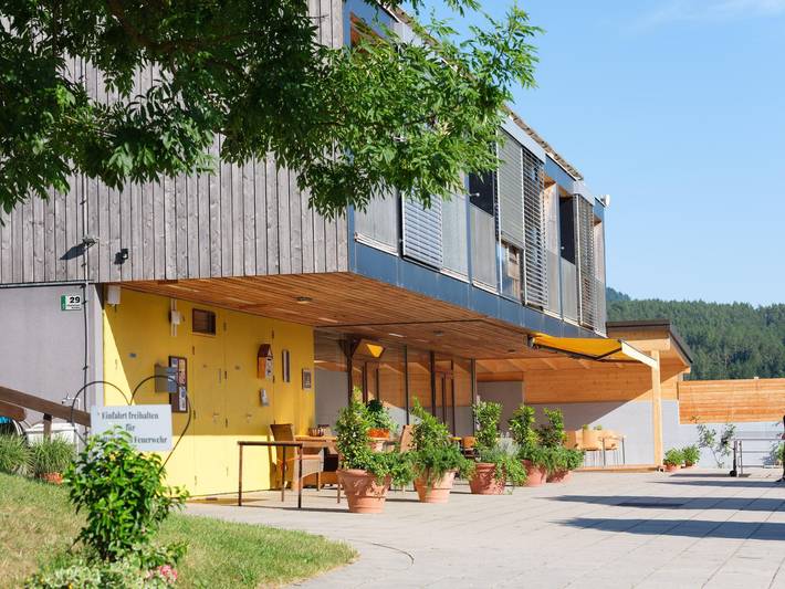 Ferienwohnung, mit Balkon und Terrasse sowie Garten und Pool