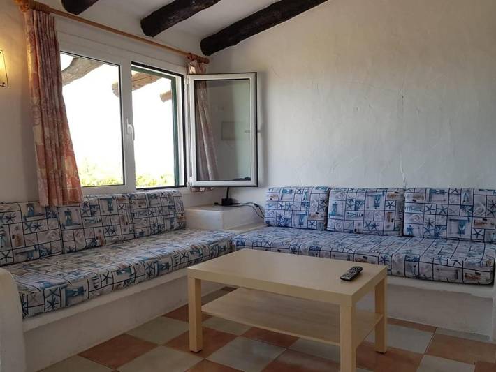 Gîte pour 4 personnes, avec terrasse et jardin dans Platja de l'Almadrava - 3