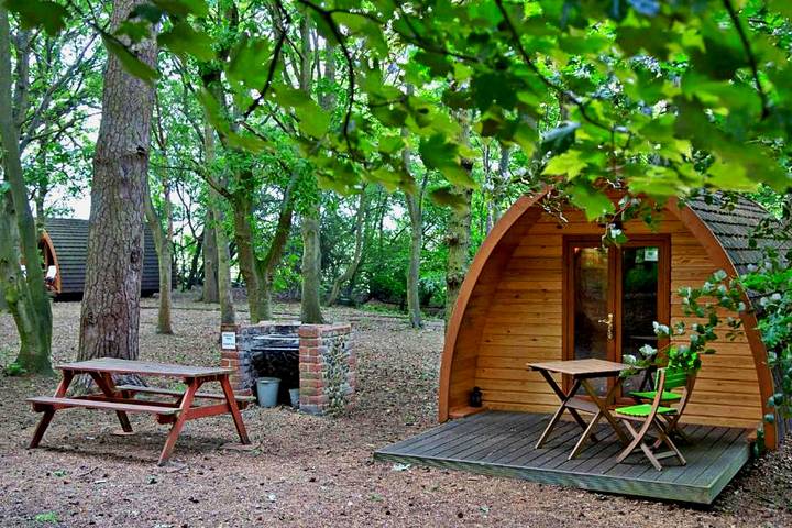 Glamping for 4 people, with terrace and garden, with pets in Suffolk