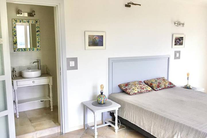 Gîte pour 2 personnes, avec terrasse et jardin à Sari-d'Orcino - 3