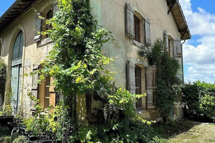 Location de vacances pour 8 personnes, avec terrasse à Cancon