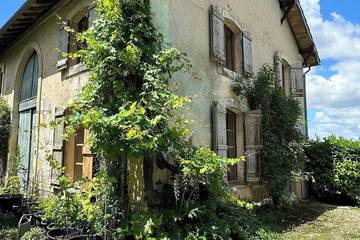 Gîte pour 8 personnes, avec terrasse à Cancon