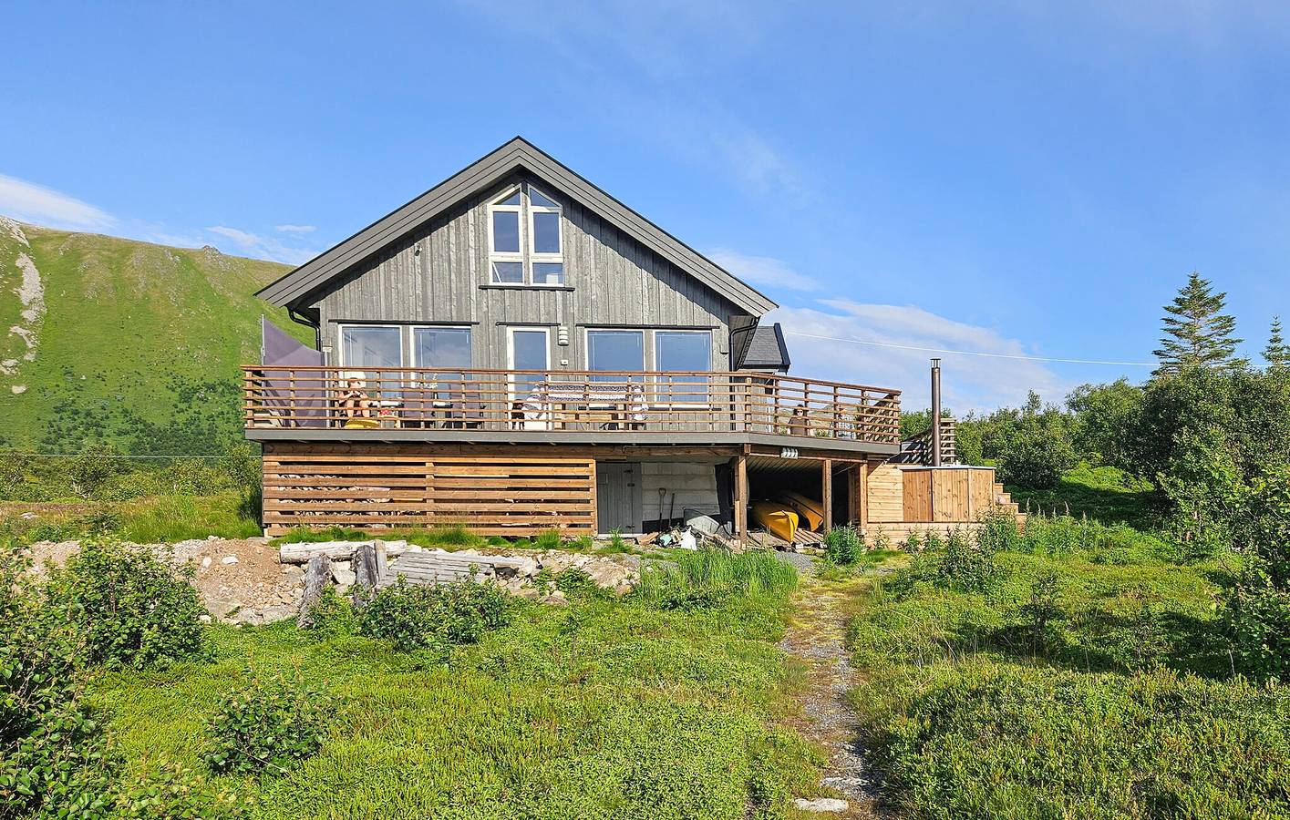 Ferienhaus für 10 Personen mit Seeblick in Andøy