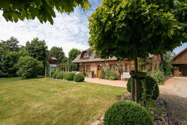 Ferienhaus für 7 Personen, mit Terrasse und Garten sowie Sauna in Tating - 4