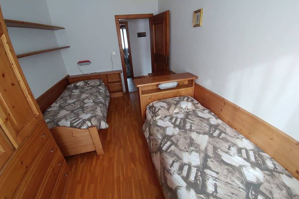 Entire apartment, Apartment In The White Magic Of The Dolomites in Vigo di Cadore, Carnic Prealps