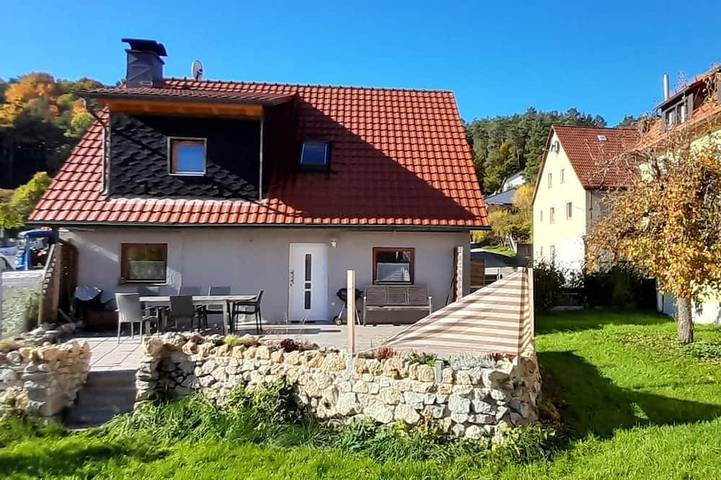 Ferienhaus für 7 Personen, mit Terrasse und Garten
