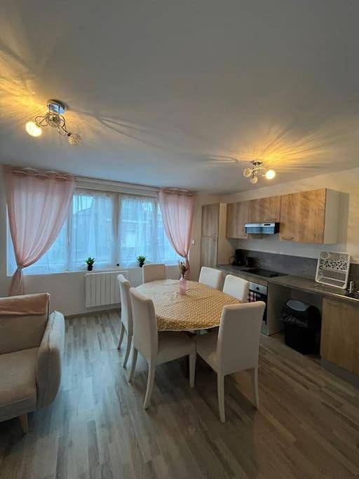 Appartement entier, Two-Bedroom Apartment in Orchies, Département Nord