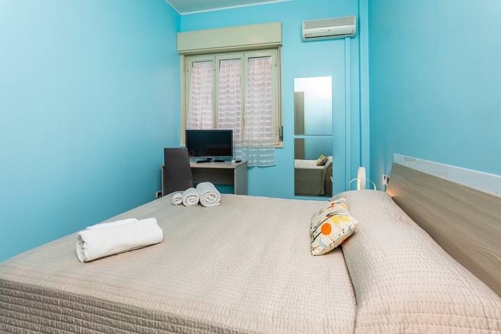 Room 'Seasidecity - Matrimoniale Azzurra' with Shared Terrace, Wi-Fi and Air Conditioning in Catania, Catania Province