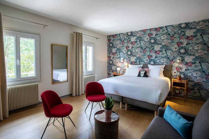 Hôtel pour 2 personnes, avec Terrasse et Jardin ainsi que Piscine et Vue à Replonges