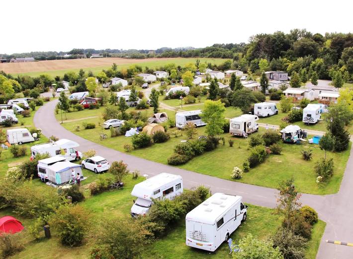 Ti-Koad 4 Personnes/ sans sanitaires 4 personnes in Loudéac, Cotes-d'Armor