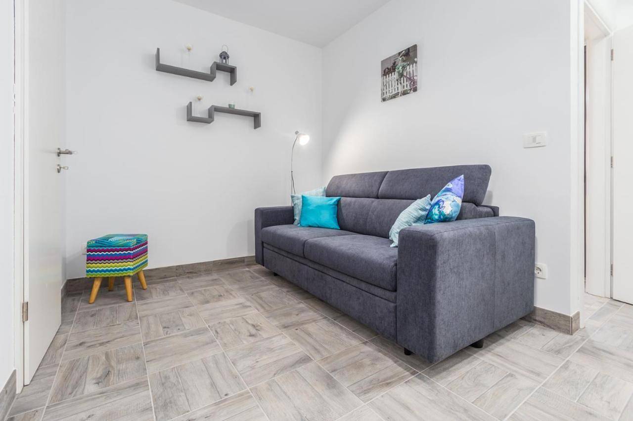 Ganze Wohnung, Brandneues und charmantes Apartment Edi Blue mit kleinem Garten in Funtana in Funtana, Vrsar-Funtana