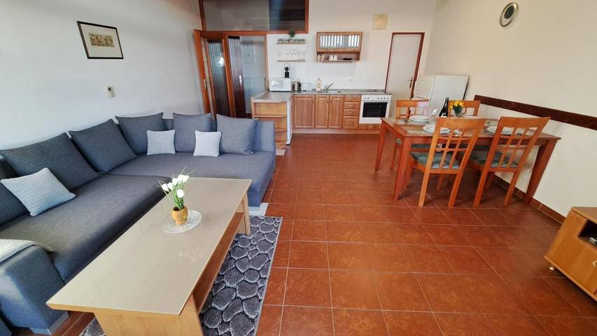 Ferienwohnung für 5 Personen, mit Balkon und Pool - 1