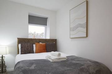 Apartment for 5 People in Huddersfield, West Yorkshire, Photo 1