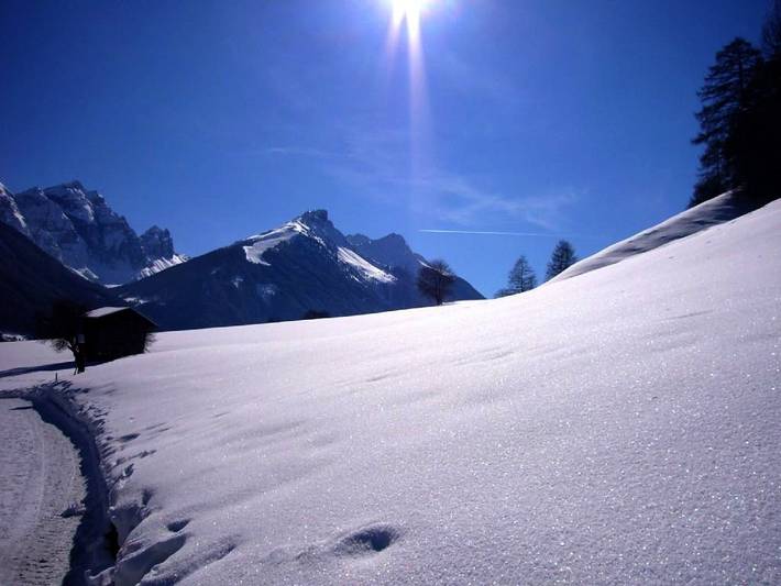 Hütte für 3 Personen, mit Garten und Ausblick sowie Terrasse und Sauna, kinderfreundlich im Stubaital - 2
