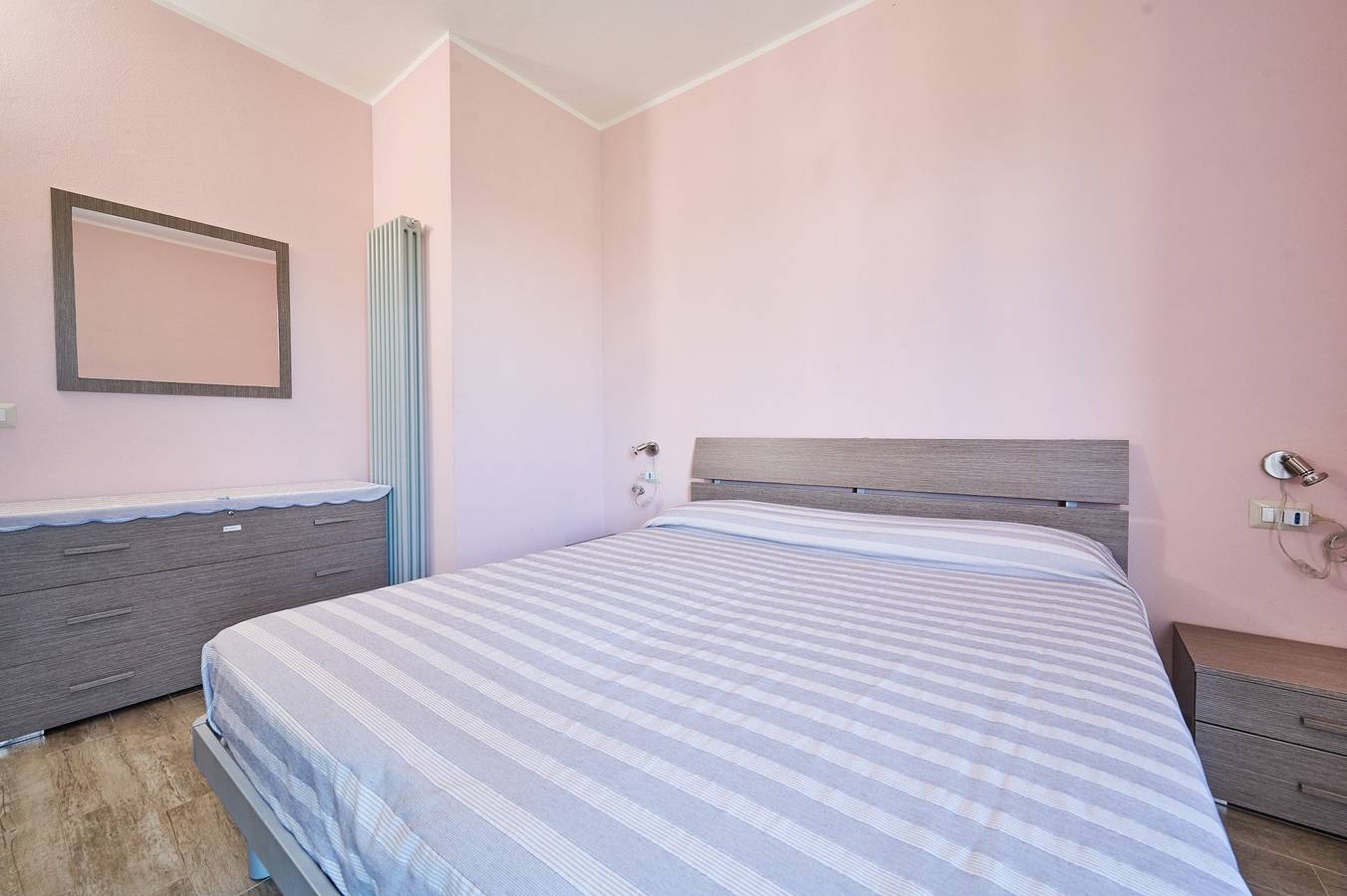 Ganze Wohnung, Ferienwohnung 'Appartamento Vicino Mare' mit privater Terrasse und Gemeinschaftsgarten in San Vincenzo, Etruskische Küste