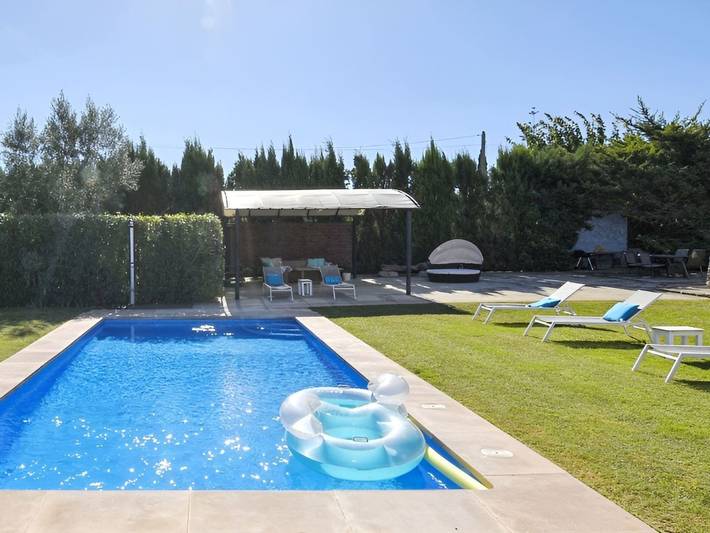 Villa for 8 people, with terrace and pool as well as garden - 1