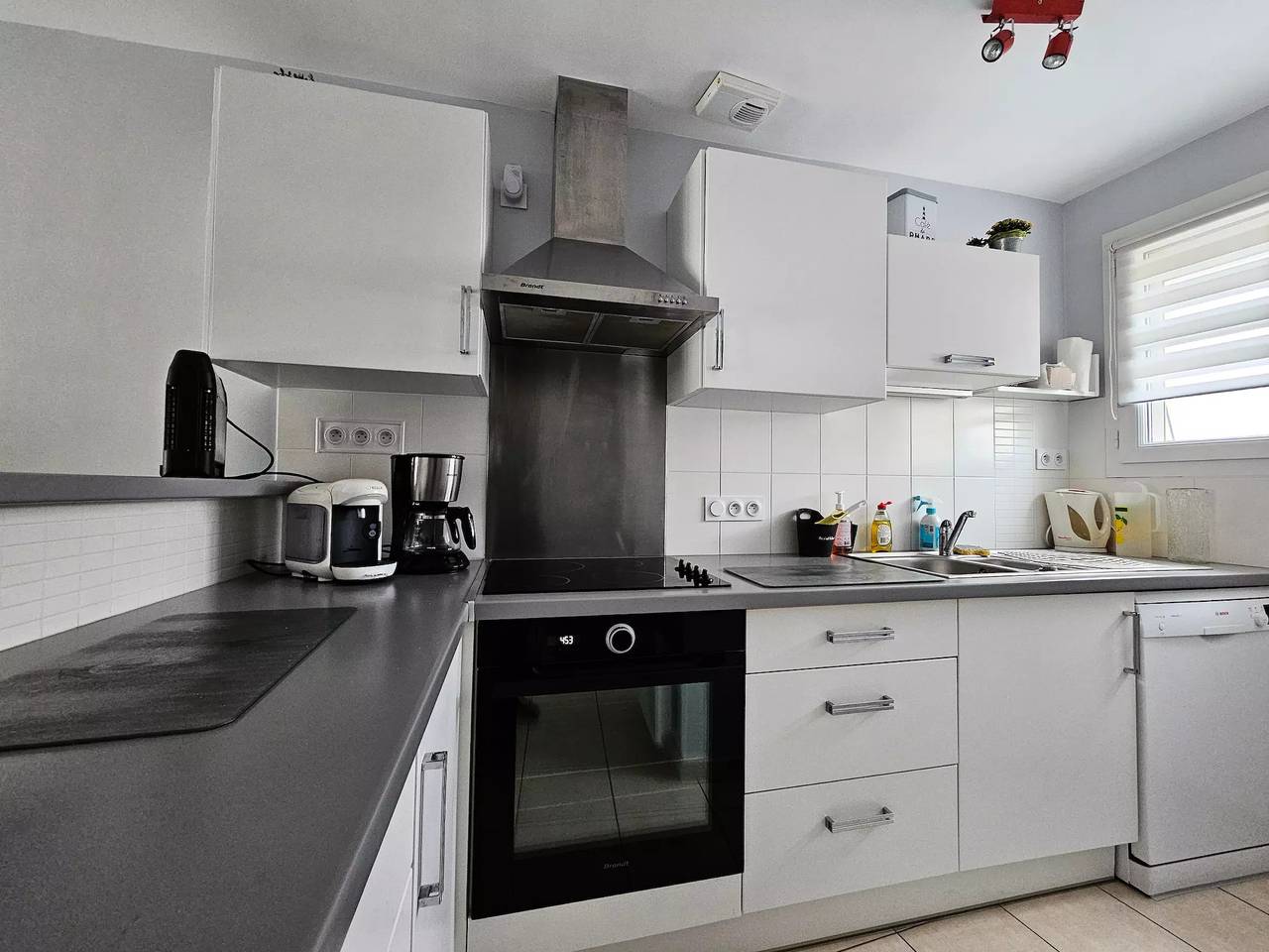 House 5 People in L'Aiguillon-sur-Mer, Fontenay-le-Comte