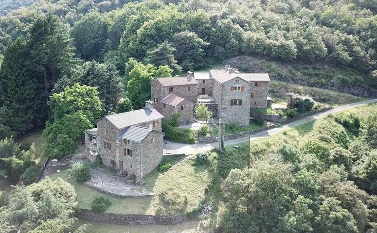 Location de vacances pour 9 personnes, avec piscine ainsi que jardin et vue, animaux acceptés à Saint-Hilaire-de-Lavit - 3