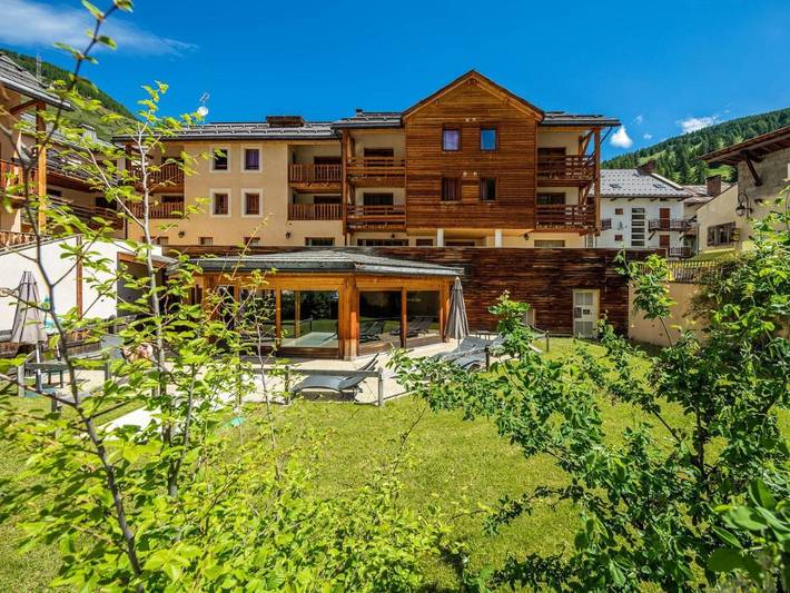 Location de vacances pour 4 personnes, avec jacuzzi ainsi que piscine et sauna dans Office de Tourisme du Queyras Abriès