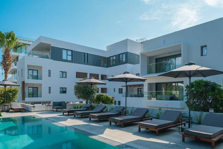 Apartament wakacyjny dla 6 osób, z widok i basen oraz ogród w Pafos