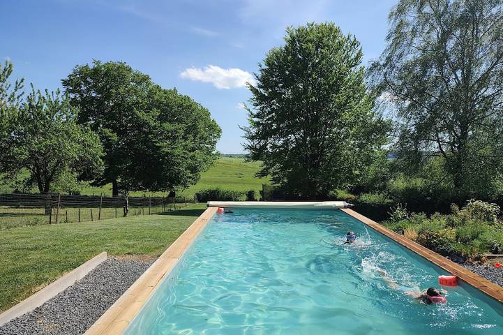 Location de vacances pour 8 personnes, avec jardin, animaux acceptés à Florennes